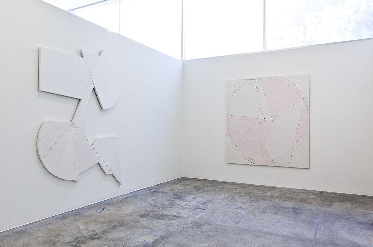 <em>Wyatt Kahn: Object Paintings</em>, installation view, Contemporary Art Museum St. Louis, September 11–December 27, 2015. Photo: David Johnson.
