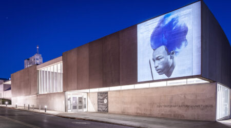 <em>Lorna Simpson: Heads</em>, installation view, Contemporary Art Museum St. Louis, September 3, 2021–February 27, 2022. Photo: Dusty Kessler.