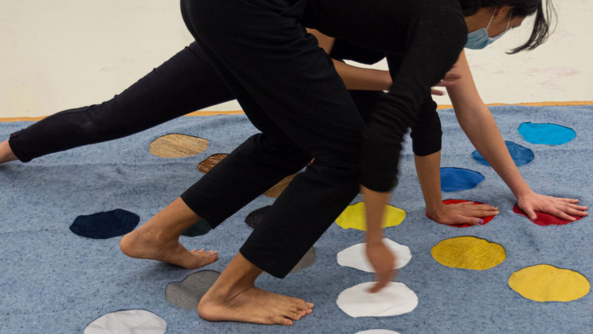Hai-Wen Lin, <em>Orientation; 1st Score; Movement for Two</em> (performance still), 2021. Photo courtesy of the artist.